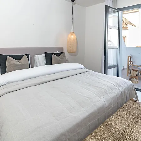 Seaclub Apartment *