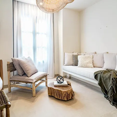 Seaclub Apartment *