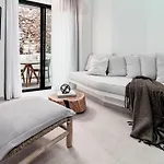 Seaclub By Roomservices *